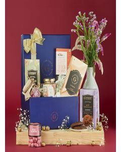 THE GIFT STUDIO.COM Amour & Indulgence / Luxury Gift Hamper for Couples / Premium Chocolates & Treats / Romantic Gift for Him & Her